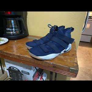 lebron soldier 1s